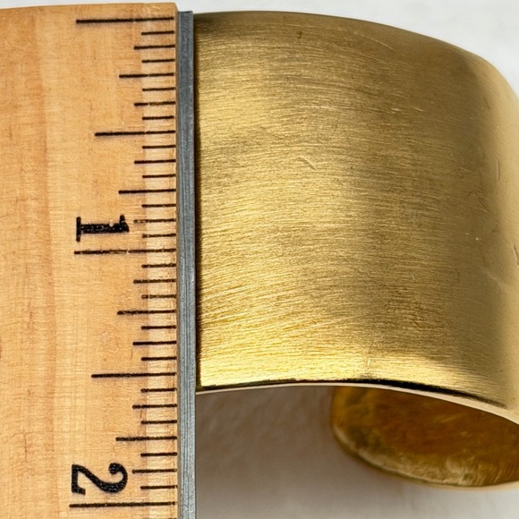Vintage Signed Kenneth Lane Matte Gold Wide Hinged Cuff Bracelet KJL 1.5”x 6.5” - Picture 10 of 16